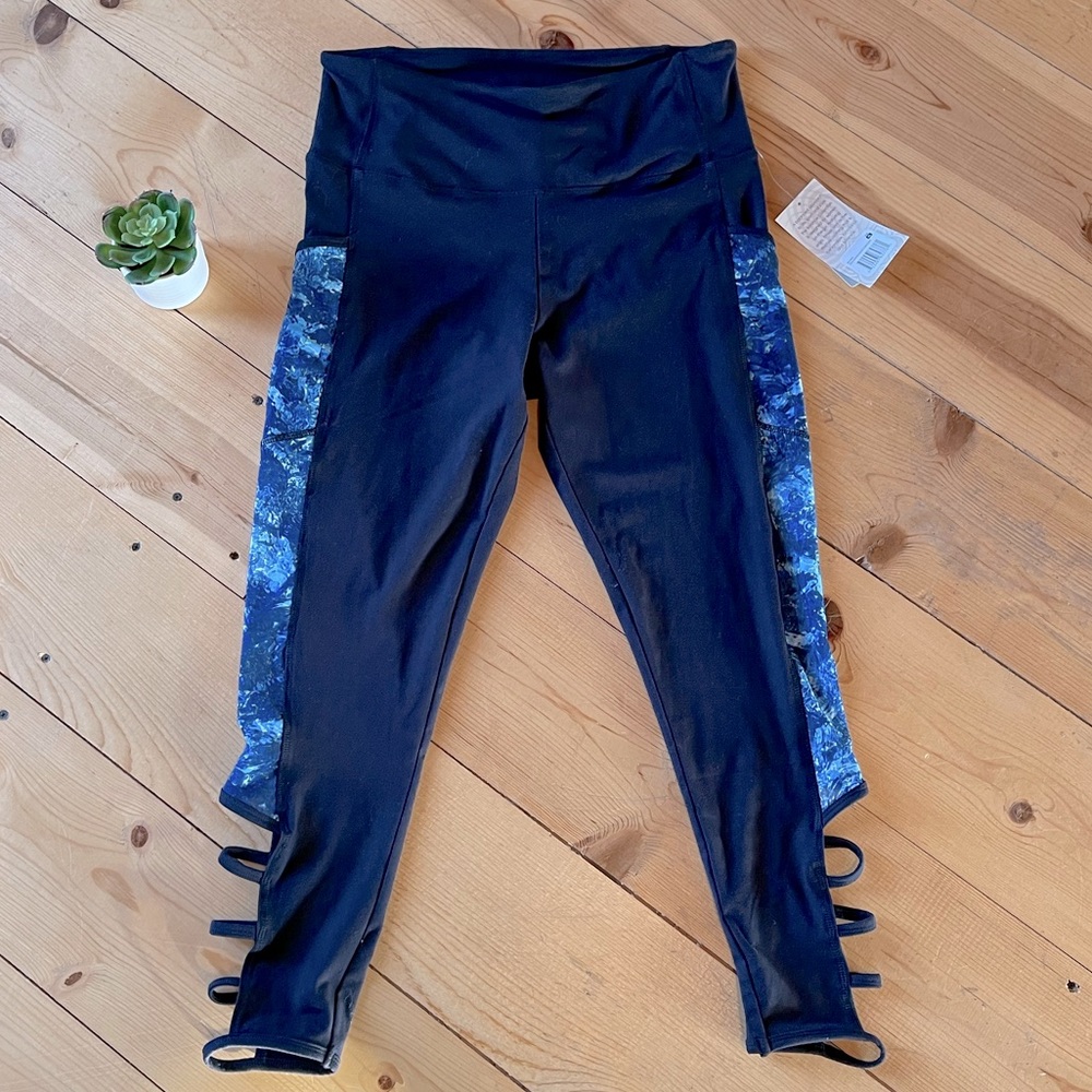 Mesh paneling + cut out capri
